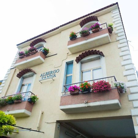 Albergo Sant'Anna 파가니 외부 사진